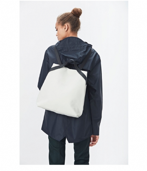 Rains Everday backpack Shift Bag moon (22)