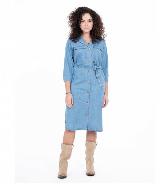 Zusss Dress Doorknoopjurk met safariprint Jeans Licht Blauw